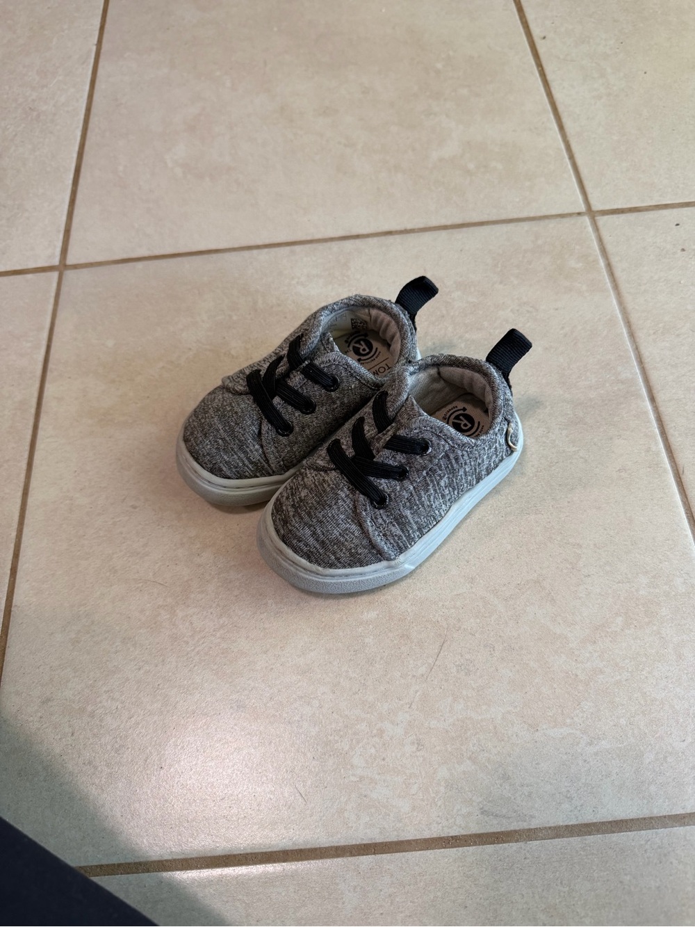 Toms Lenny Gray Elastic Sneakers - US 4 baby infant canvas shoes
